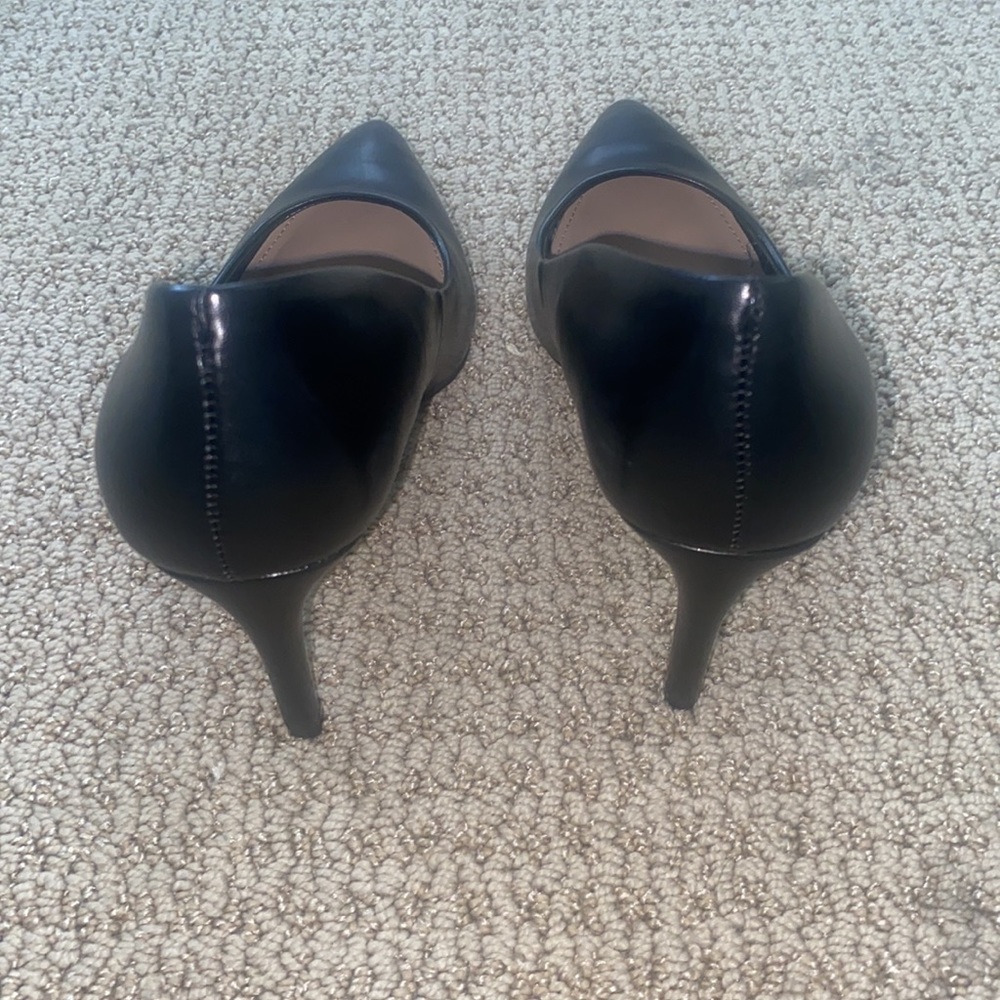 Kelly and Katie Heels 7 - Picture 2 of 3